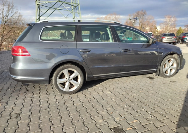 Volkswagen Passat cena 38900 przebieg: 213000, rok produkcji 2011 z Żychlin małe 596